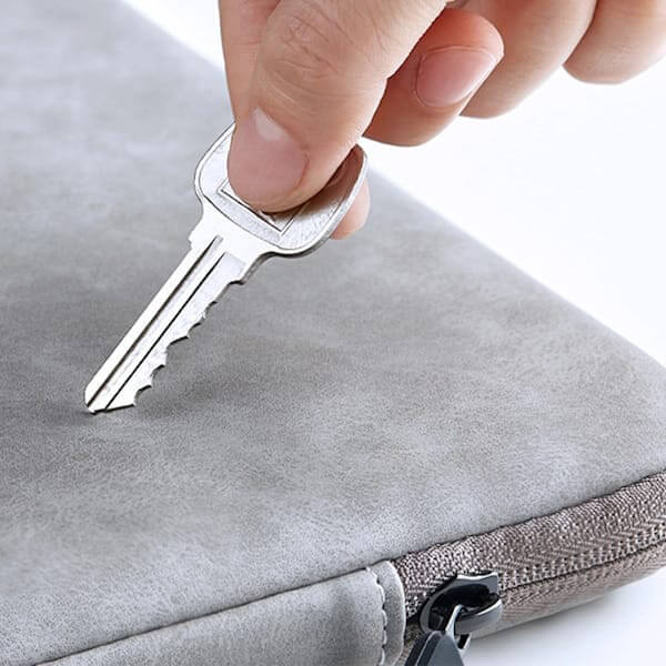 جنس بدنه ضد خش کیف لپ تاپ یوگرین مدل LP187-60985 